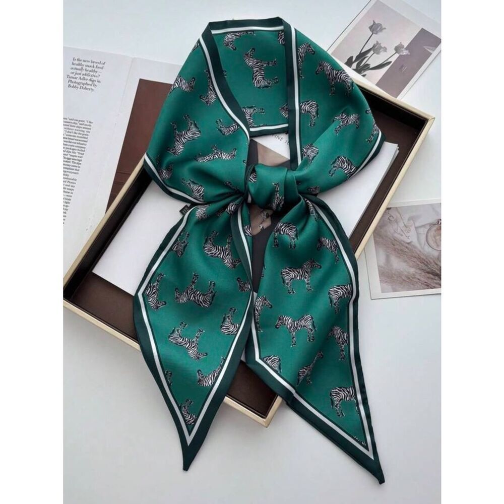 Zebra scarf P132